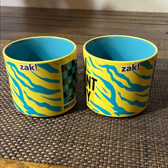 MTV Music Television Blue and Yellow Mugs - Picture 4 of 4